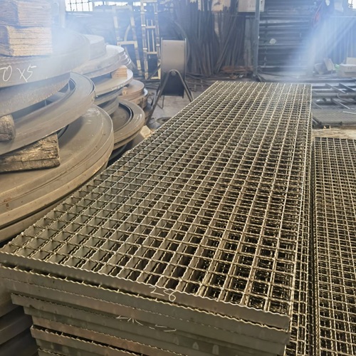 鋼格板在音樂節(jié)舞臺(tái)搭建中的妙用