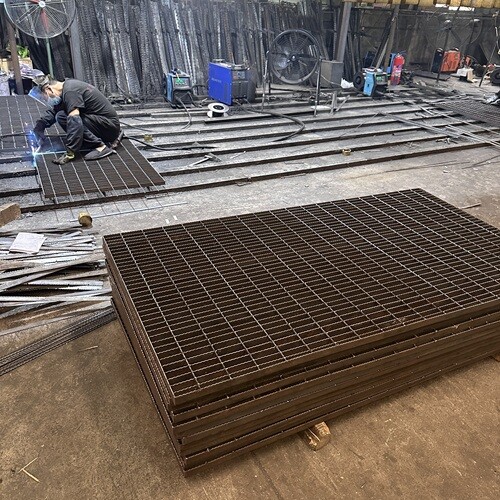 別再被忽悠了，鋼格柵板選錯(cuò)損失遠(yuǎn)比你想象的大